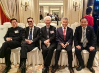 昨晚，借别人的饭局，见了几位老朋友