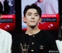 李佳琦人气大幅度下滑，转头开了线下实体店，还称要连锁100家