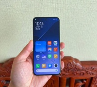 别急着换机，下半年有6款迭代旗舰在路上，超声波指纹已成标配！