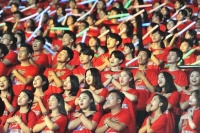 我老了，应当把舞台交给年轻人 为什么老油渣们更相信美国？