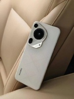 余总是会整活的，不仅把享界S9给整来了，还在现场…