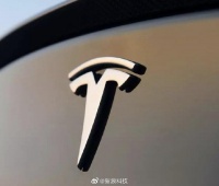 特斯拉回应在华纳兄弟片厂发布Robotaxi:尚无相关消息