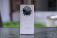 vivo Y300 Pro首发上手体验:轻薄机身下的「续航灭霸」