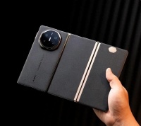苹果与华为同一天发布了新品,苹果的iPhone 16依旧强大,华