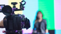 工人日报:“直播间儿女”何以精准“围猎”老年人?
