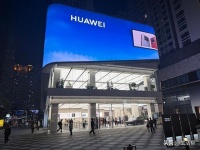 华为Mate70入市:标准版破发,Pro版一机难求