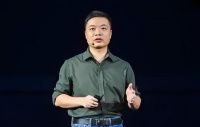 何小鹏雄心外露 明年量产飞行汽车 小鹏汽车去年大幅减亏
