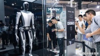 马斯克的人形机器人能力遭否定 ,特斯拉前高管称其不适合进厂工作