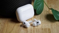 AirPods或实现AI实时翻译，该功能预计将在iOS 26系统中推出