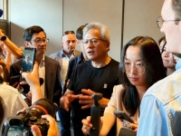 黄仁勋：财务自由30年后，我没有梦想