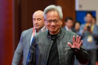 黄仁勋：中国的开源AI是推动全球进步的催化剂