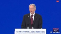 诺奖得主辛顿称人类无法消除AI，呼吁培育安全AI