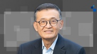 英特尔CEO陈立武：朝着正确方向砥砺前行