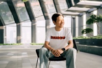 全面对标苹果，雷军的自卑与自信