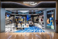 一年卖出10个亿，跑鞋新贵起势凶猛