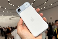 iPhone Air开售，华为Mate Air曝光，这次又要超越苹果！