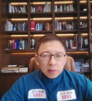 法国卢浮宫现惊天大劫案?Open AI要挑战谷歌?《张朝阳的英语课》解读国际新鲜事