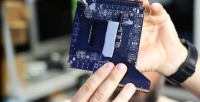 维修专家怒批RTX 5090公版显卡设计:接口脆弱几乎无法修复