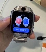 小天才“大社交”，儿童手表竟成攀比工具？