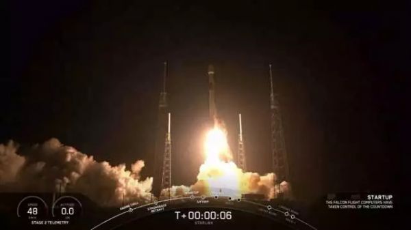 SpaceX首批60颗“星链”卫星升空，开启太空互联网新篇章