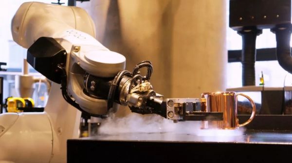 前百胜高管入局餐饮自动化，「Ratio」用机器人调制鸡尾酒和咖啡