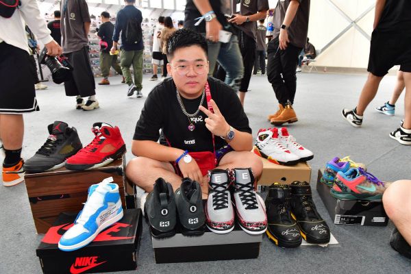 要与“毒”等线上平台形成联动，「 Endeavor」带领球鞋展Sneaker Con进入中国