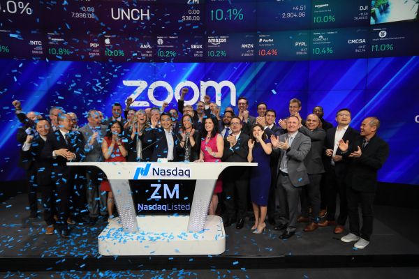 Zoom 遭遇安全隐私风波，200 亿美元企服明星公司上市后首度受挫