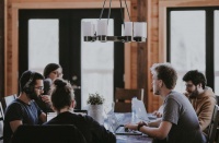 长租公寓暴雷,wework估值腰斩,“二房东”的出路在哪里?
