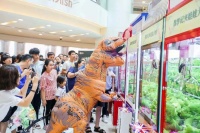 “撑不住”的抓娃娃机老板:不敢期待报复性消费
