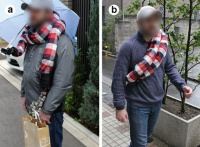 解放双手,这个可穿戴蛇形机器人能撑伞能拿快递,还有点时尚
