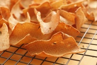 36氪首发丨「食验室」完成数百万种子轮融资,用鱼脆敲开高端膨化食品大门