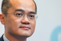 王兴用8亿美元“救”了李想