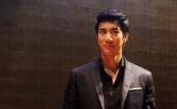 “刮胡子”上热搜的王力宏,能靠月学走出“中年危机”吗?